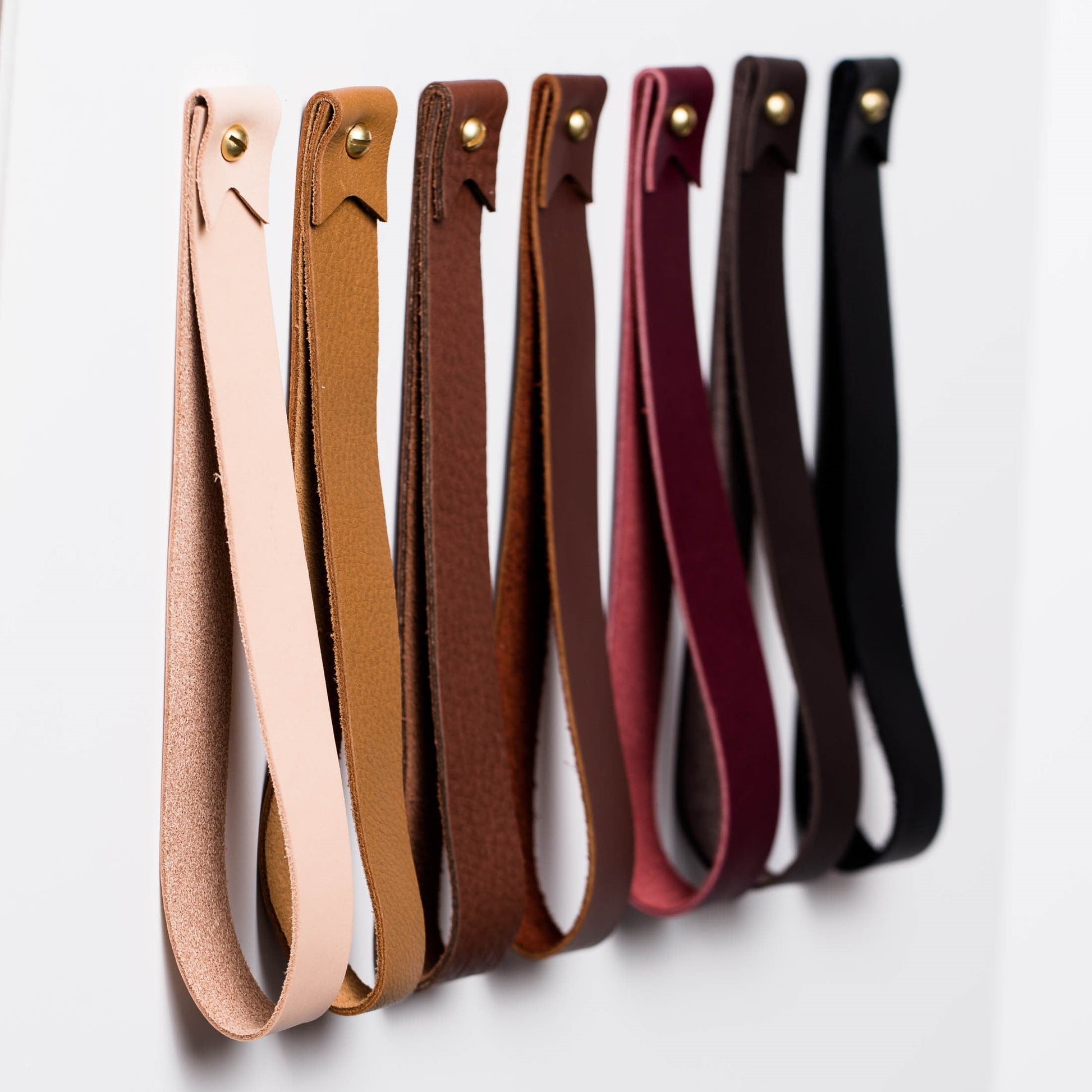 Large leather wall hook minimal wall strap modern décor shelf strap hanging loop strap Scandinavian wine bottle holder Nordic home accessories wall organization