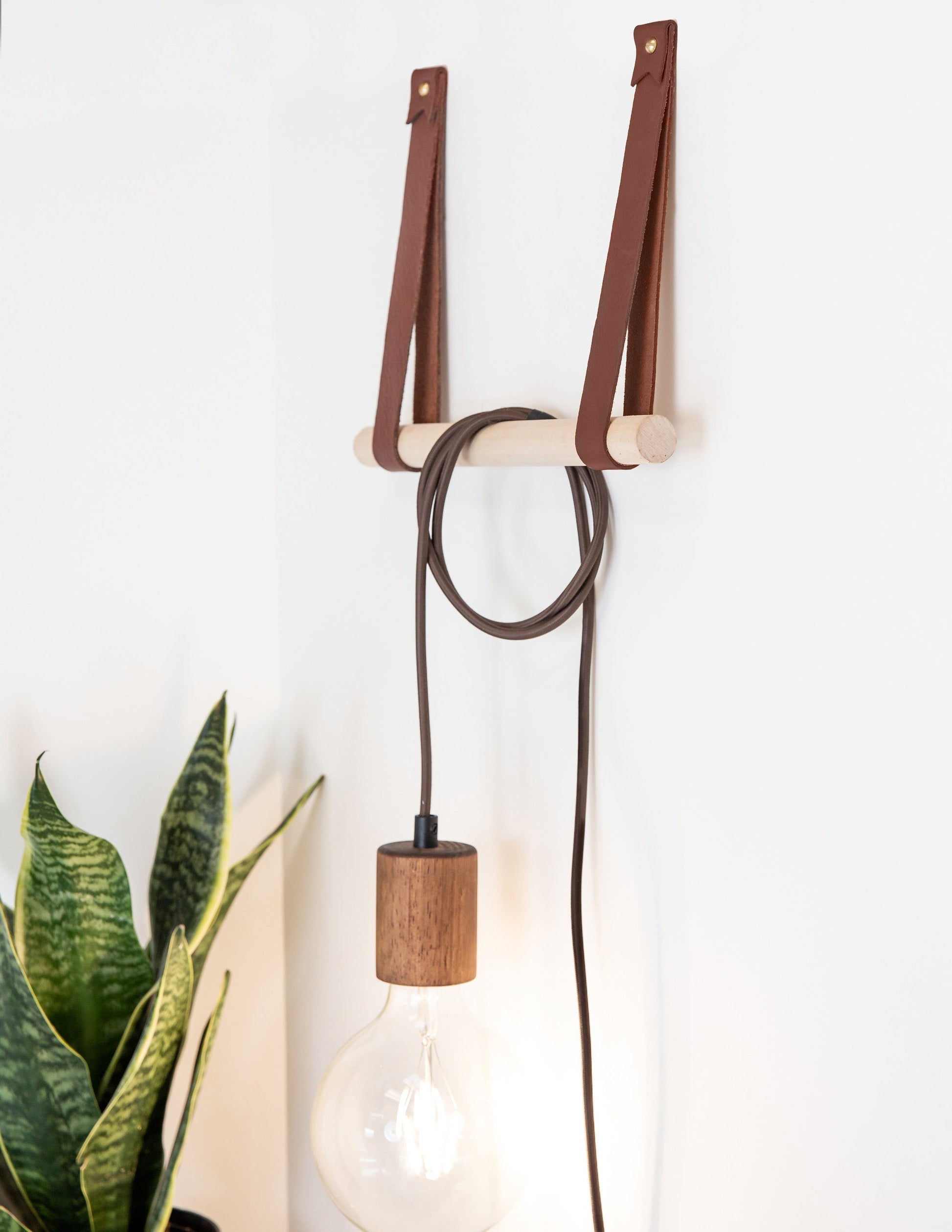 Large leather wall hook minimal wall strap modern décor shelf strap hanging loop strap Scandinavian wine bottle holder Nordic home accessories wall organization