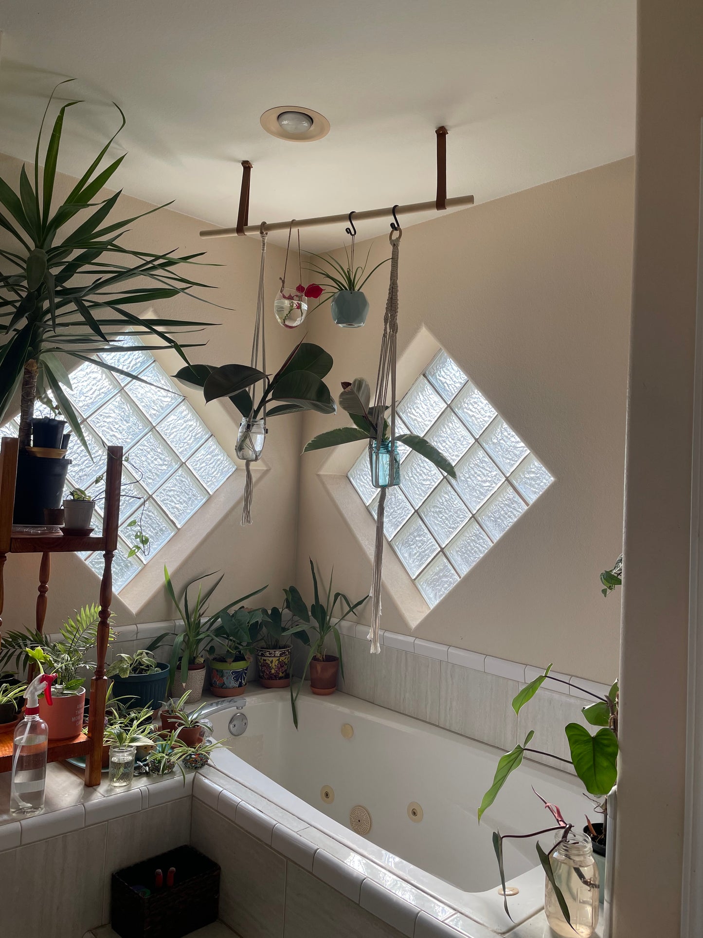 Suspended Storage System