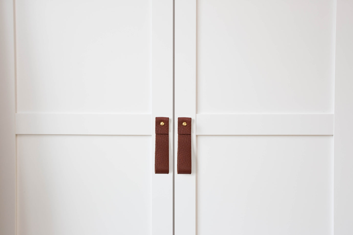 Medium Leather Pull