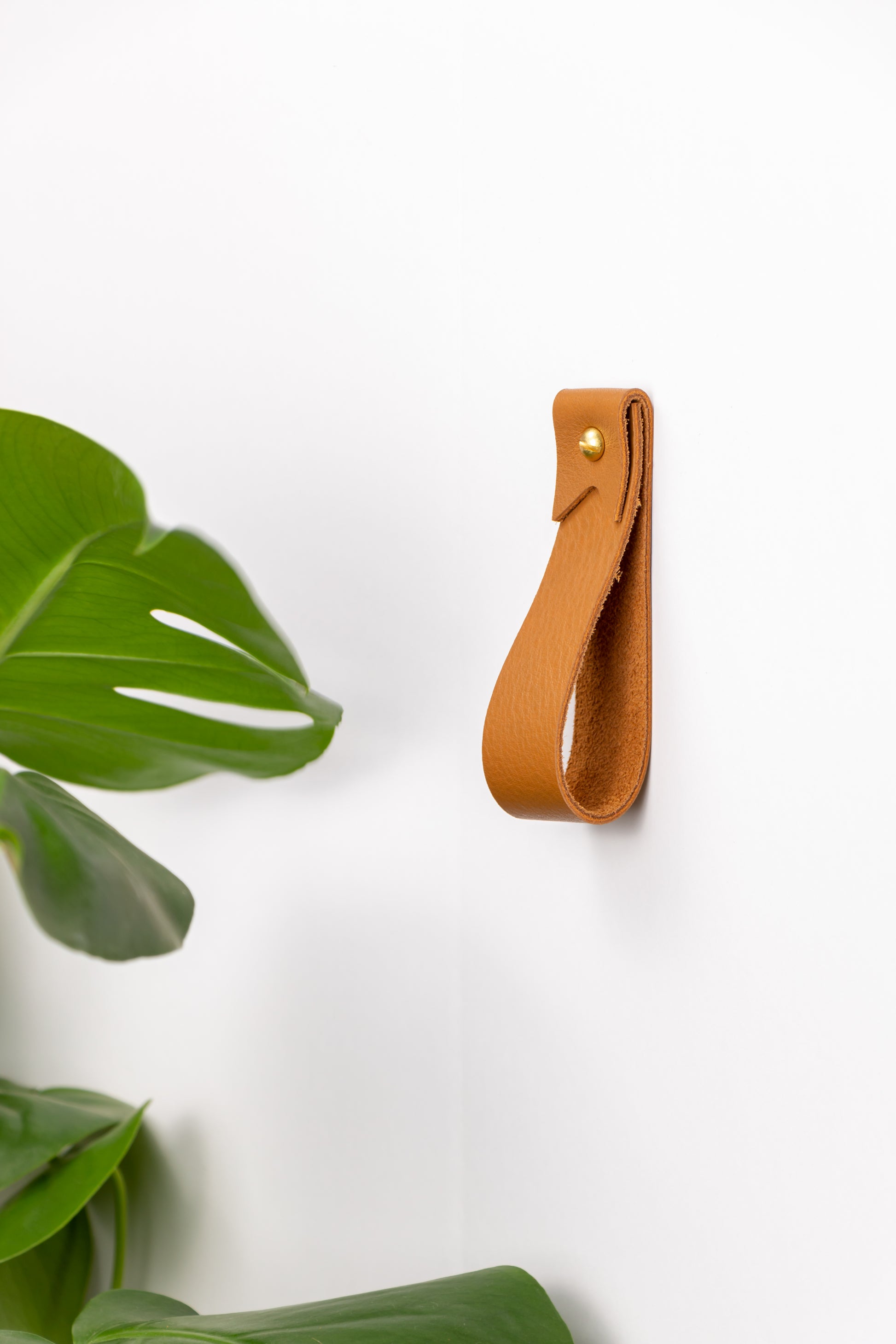 Medium leather wall hook minimal wall strap modern decor brass towel ring hanging loop strap storage Scandinavian Curtain Rod Mount Nordic home accessories