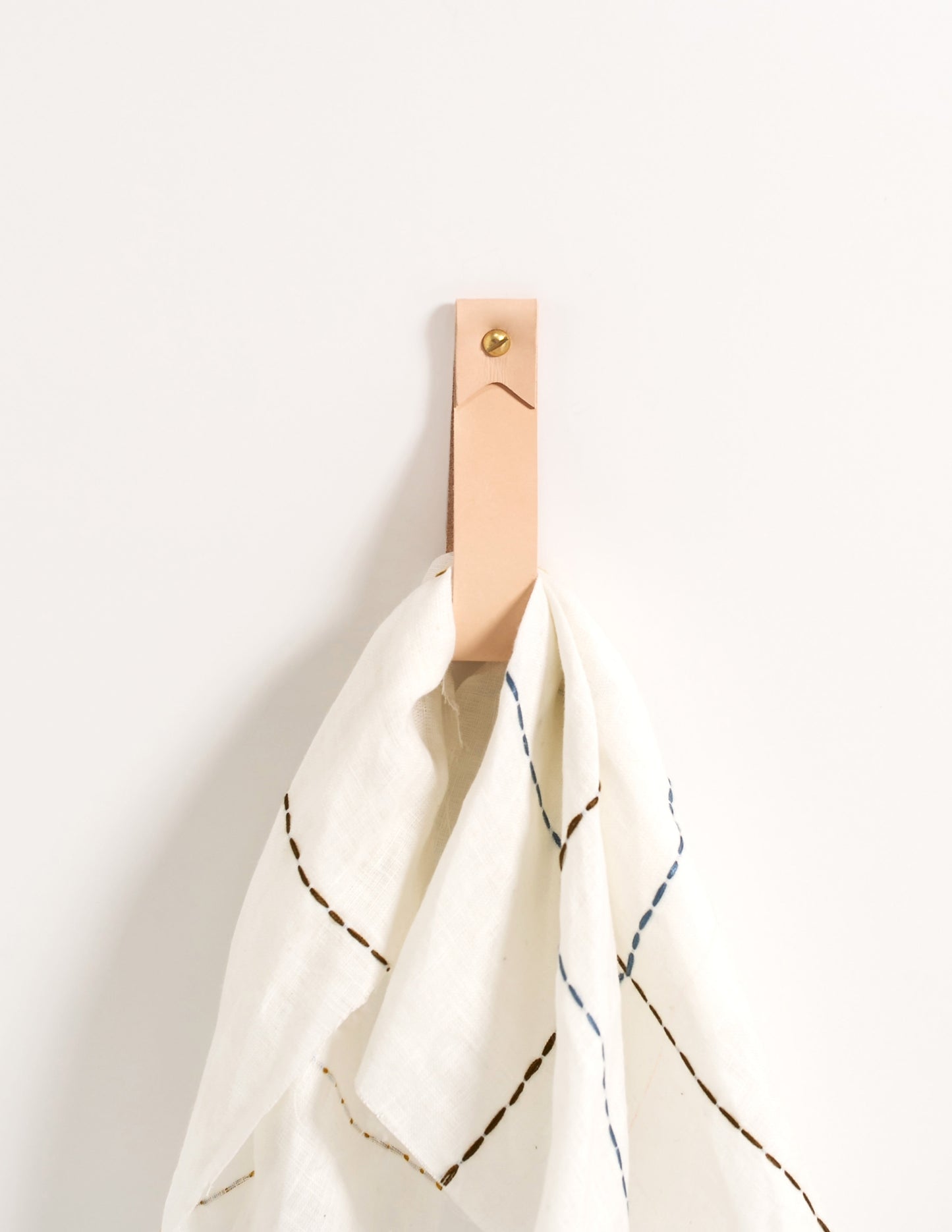 Medium leather wall hook minimal wall strap modern decor brass towel ring hanging loop strap storage Scandinavian Curtain Rod Mount Nordic home accessories
