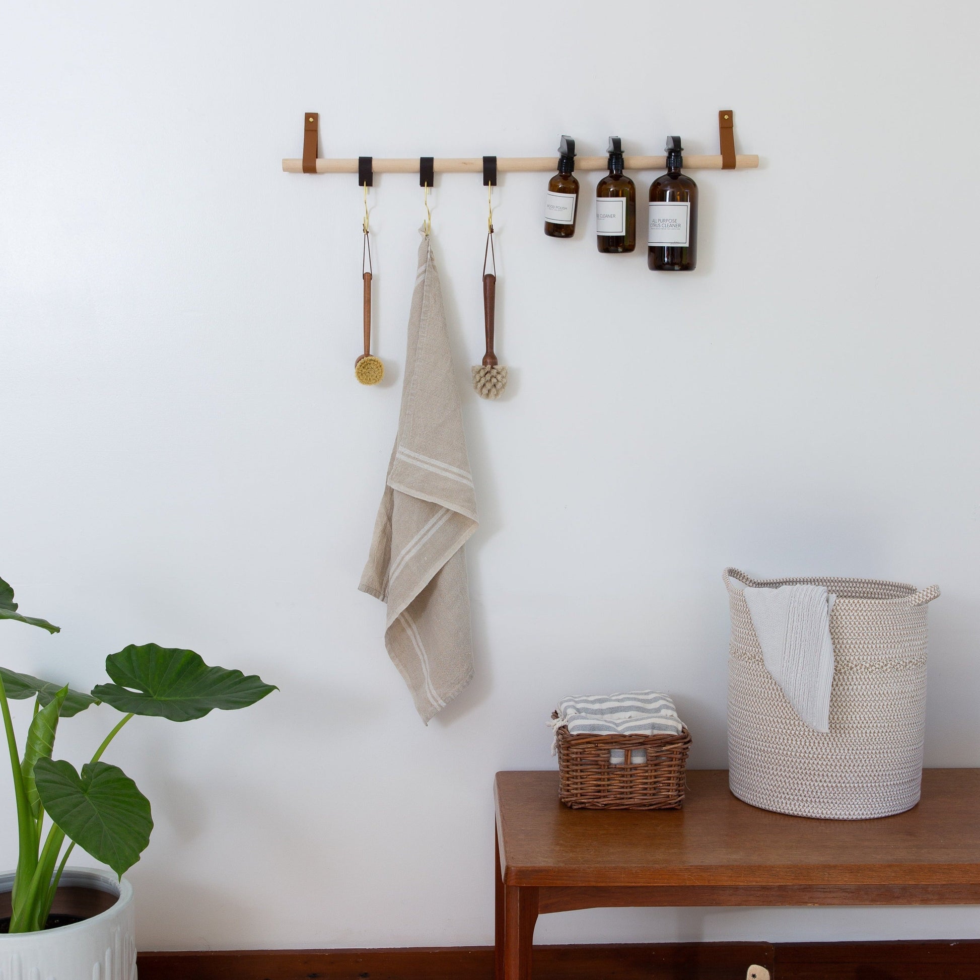 Hanging Dowel Kit with Leather Strap Hooks & Wood Dowel – Keyaiira