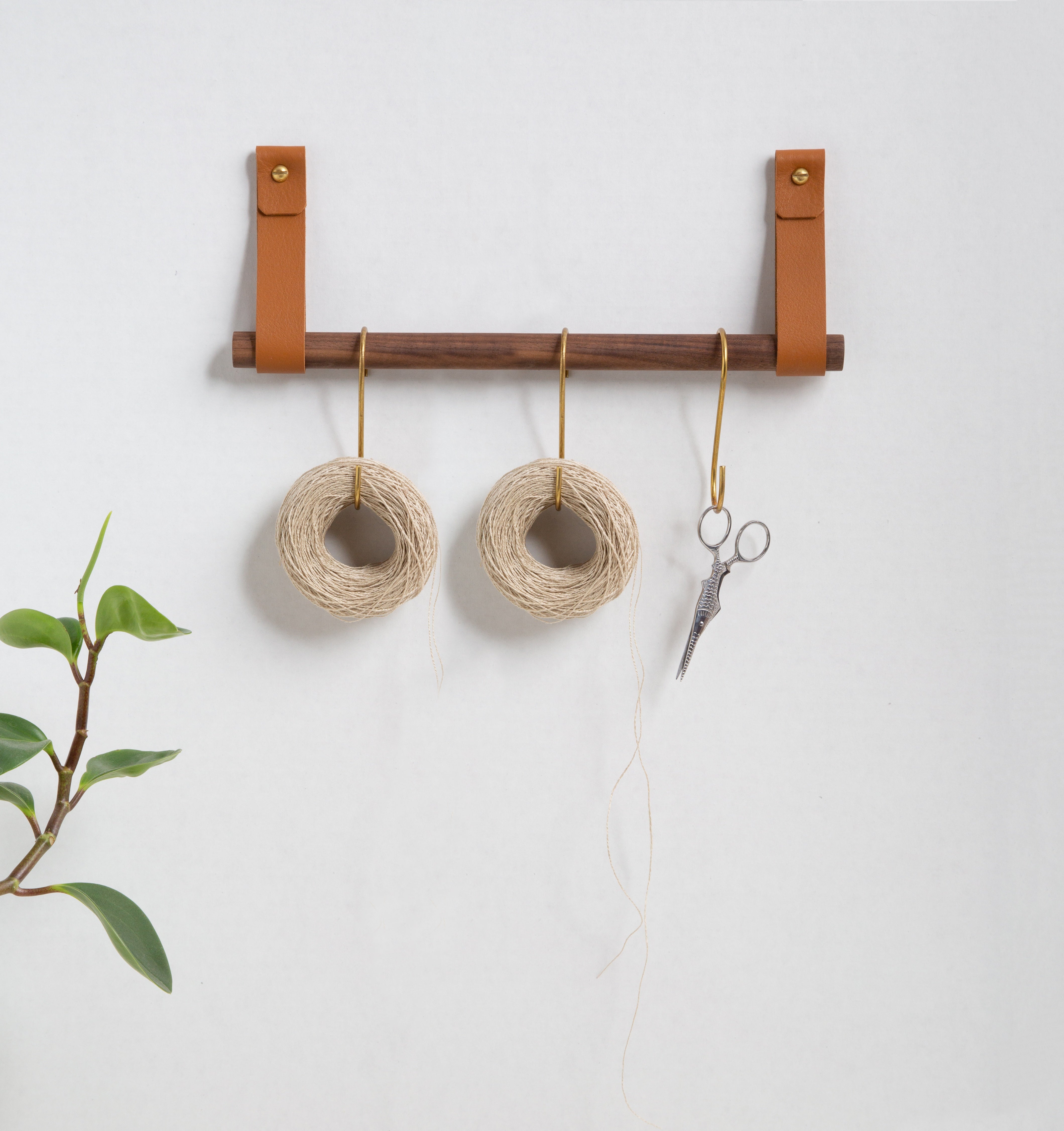 Hanging Dowel Kit with Leather Strap Hooks Wood Dowel Keyaiira