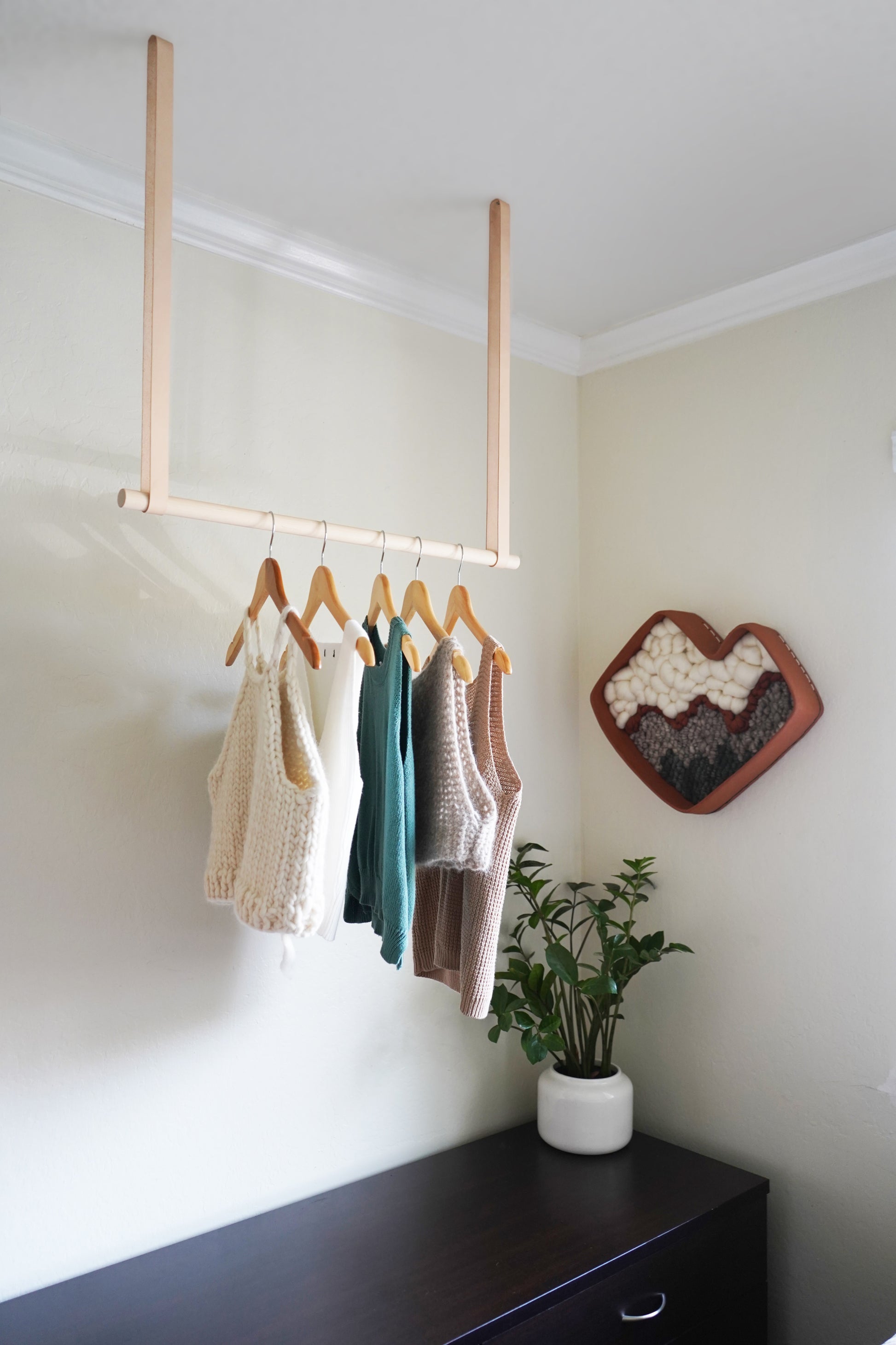 Medium Strap Hanger - Picture Hang Solutions