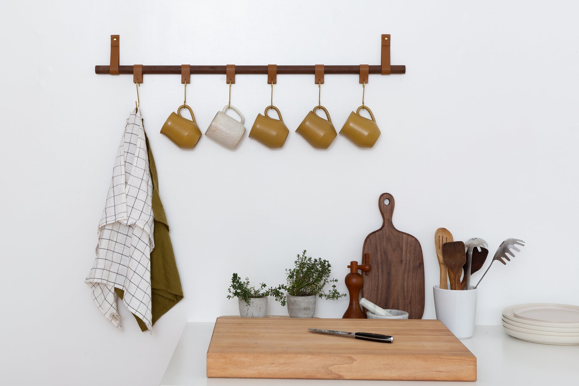 Brass Wall Hooks with Leather Loops – THERAS ATELIER